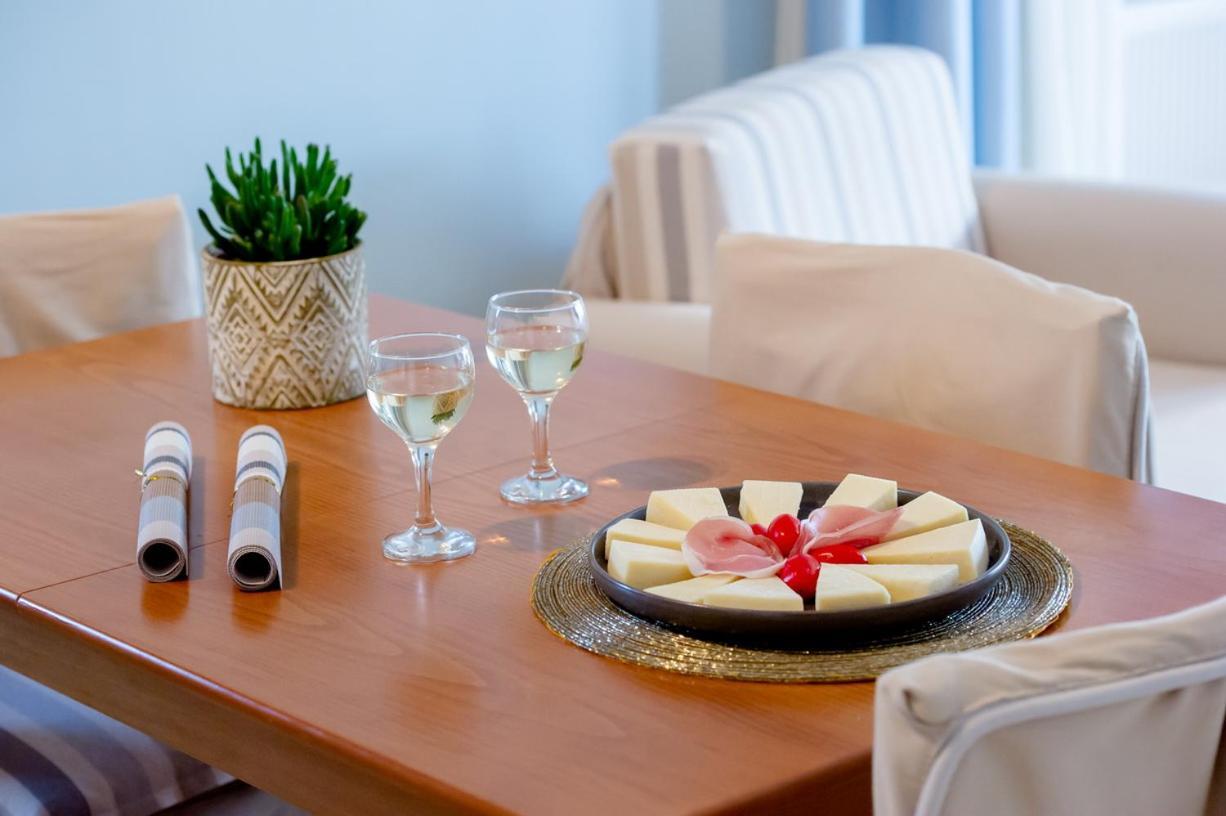 Seasight Living Apartment Plitra Bagian luar foto